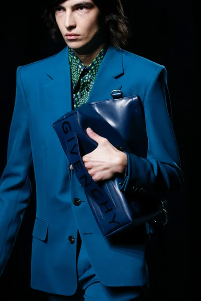 Look 111